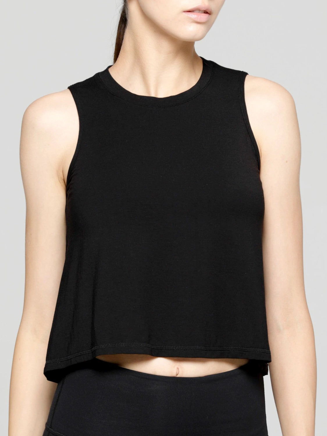 LOOSE CROPPED MUSCLE TANK, BLACK