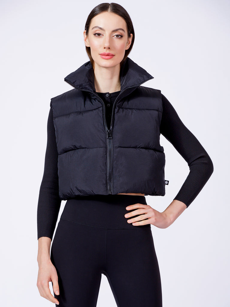 CROPPED PUFFER VEST, BLACK