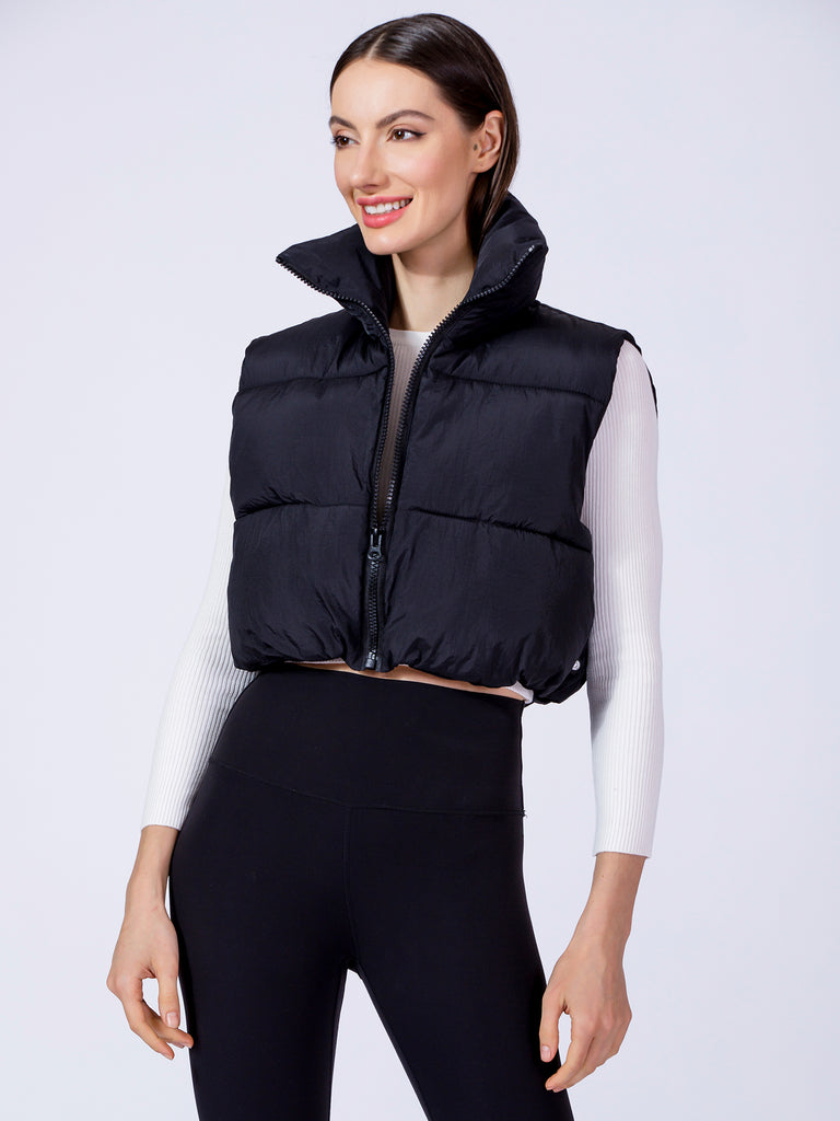 CROPPED PUFFER VEST, BLACK