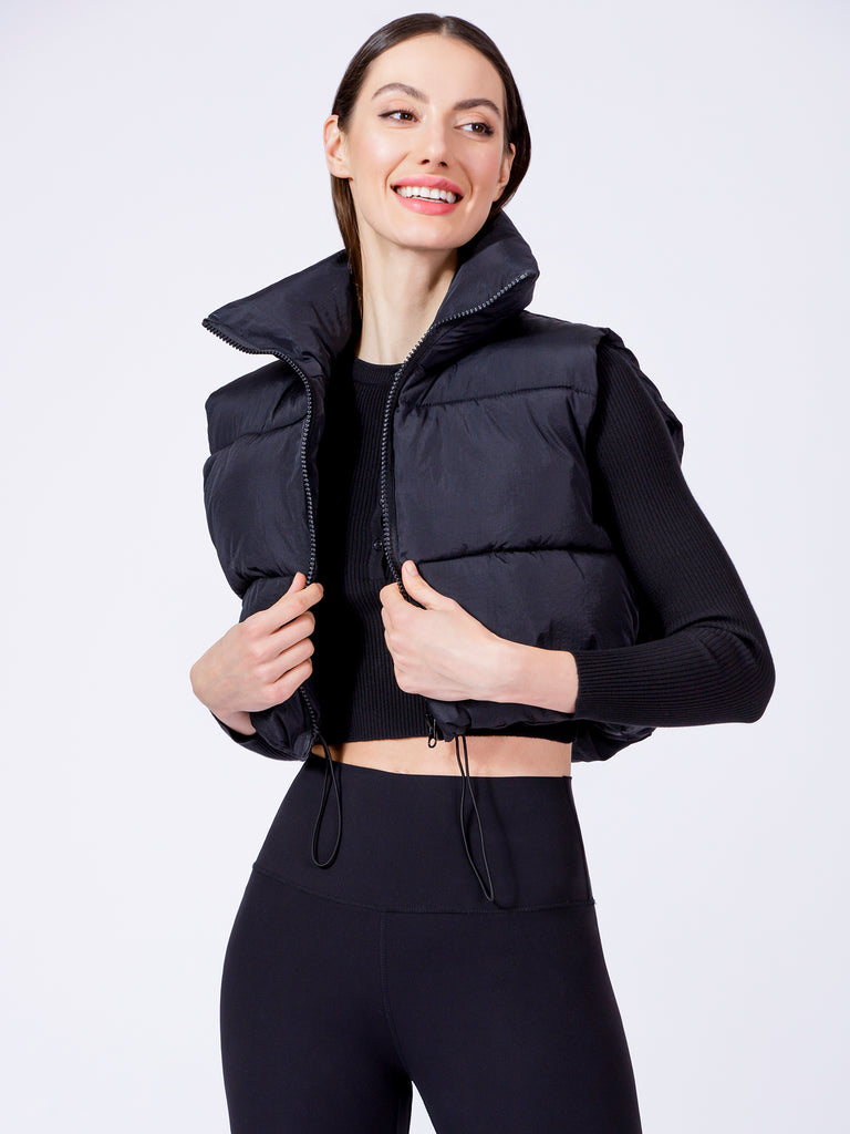 CROPPED PUFFER VEST, BLACK