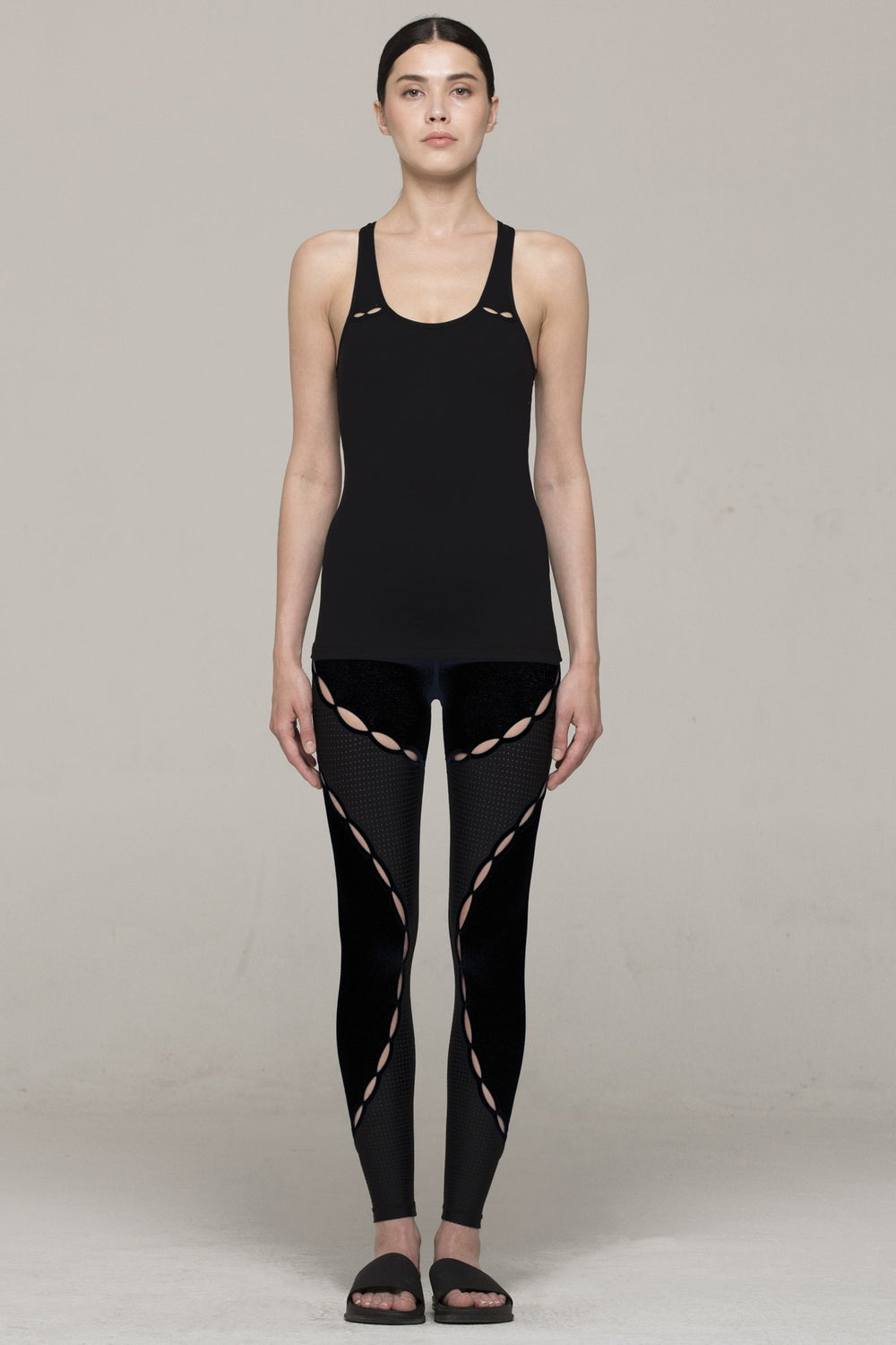 RESONANCE TANK, BLACK/PERFORATED BLACK