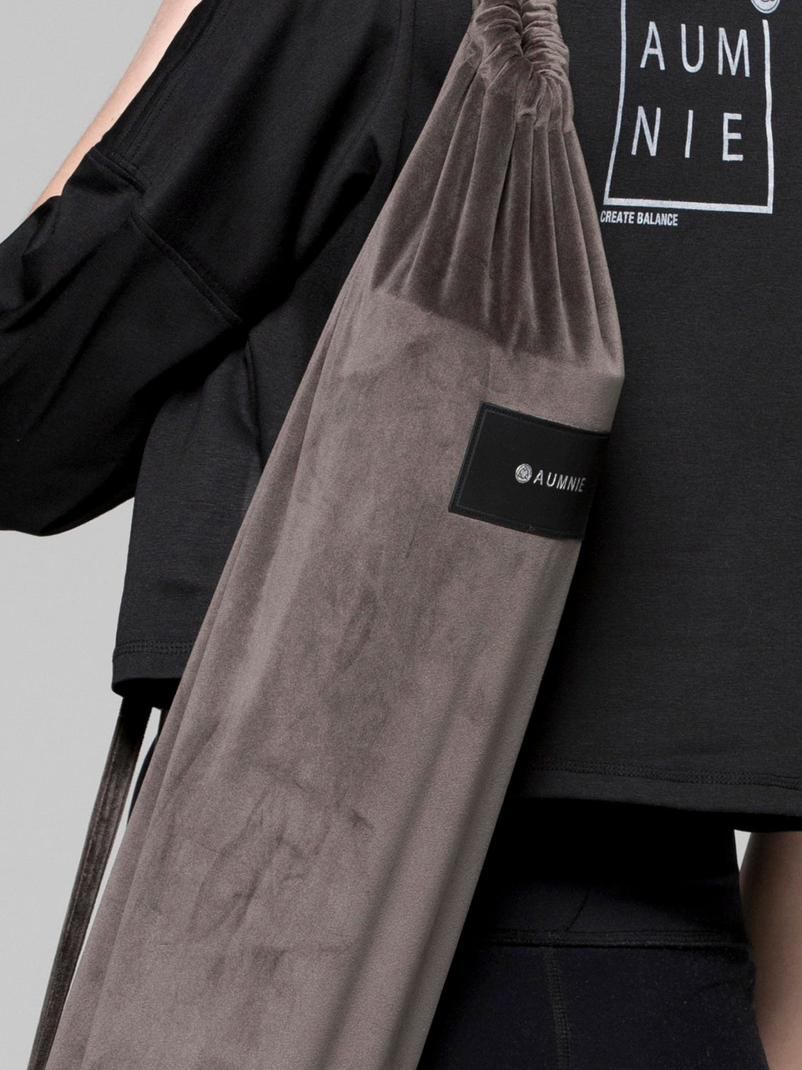 VELOUR YOGA BAG, GREY