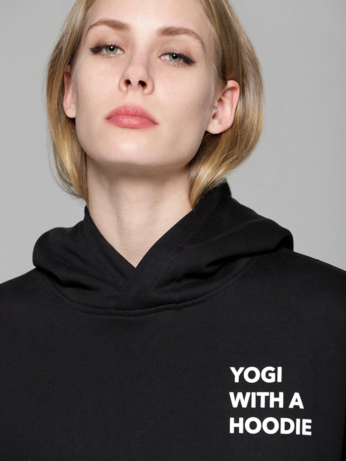 YOGI WITH A  HOODIE, BLACK