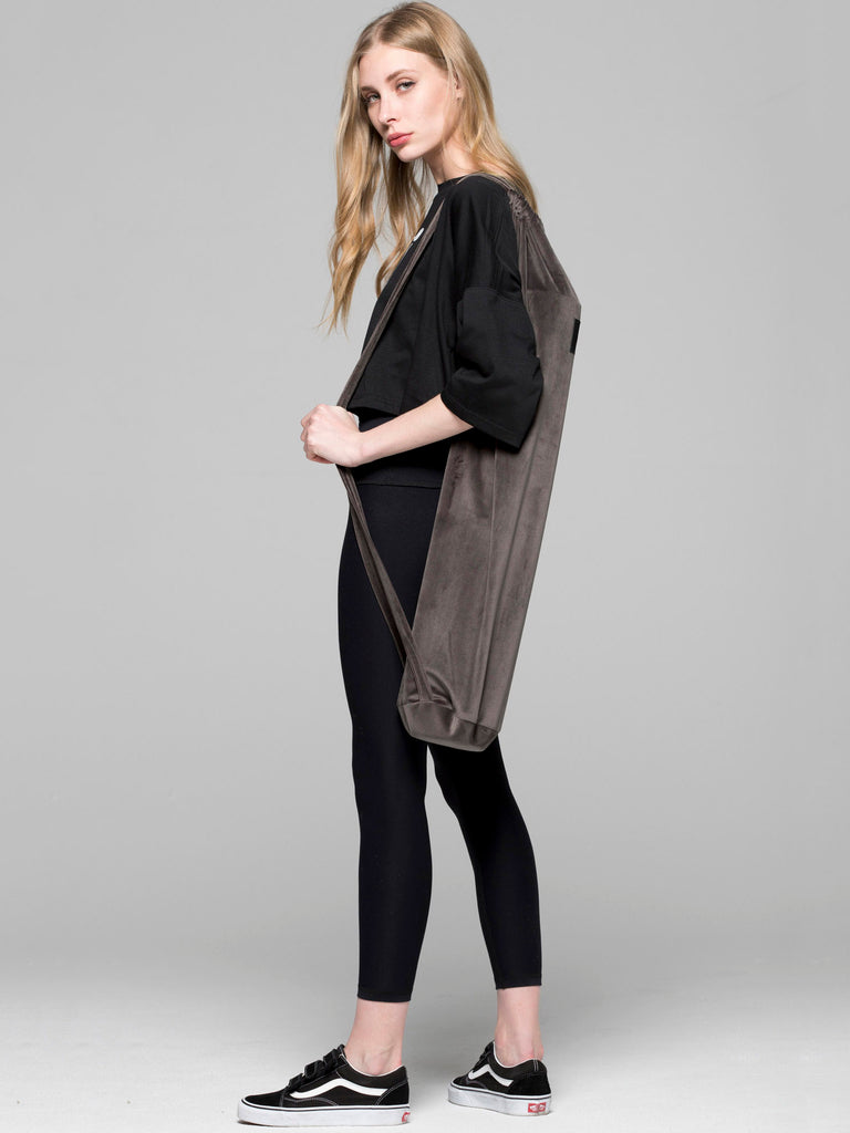 VELOUR YOGA BAG, GREY