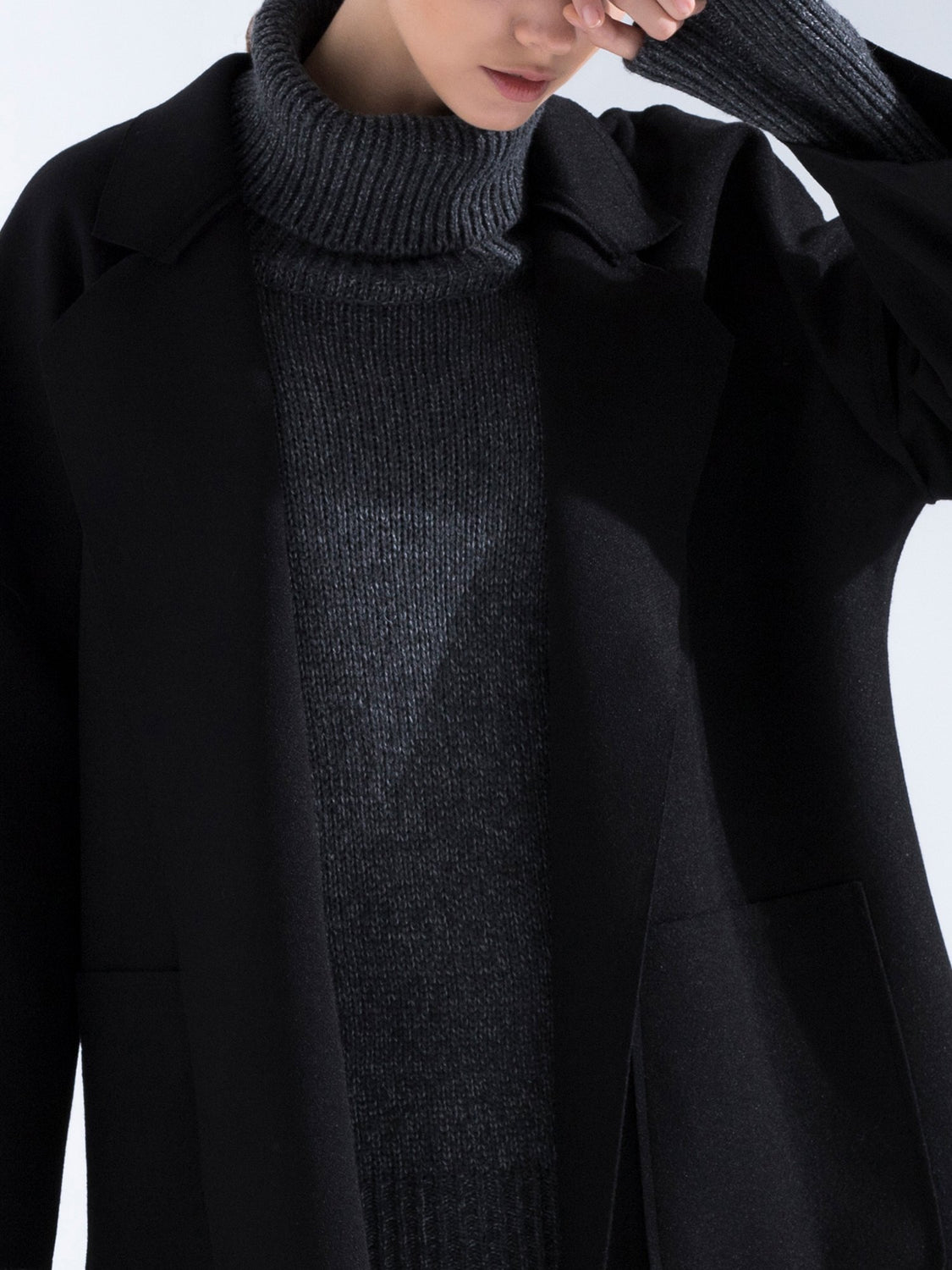 MINIMALIST VEGAN WOOL COAT