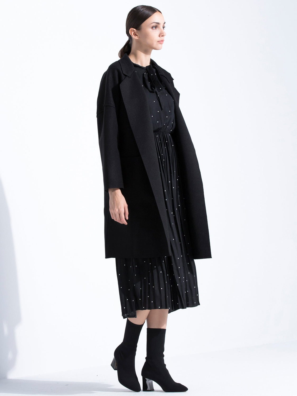 MINIMALIST VEGAN WOOL COAT