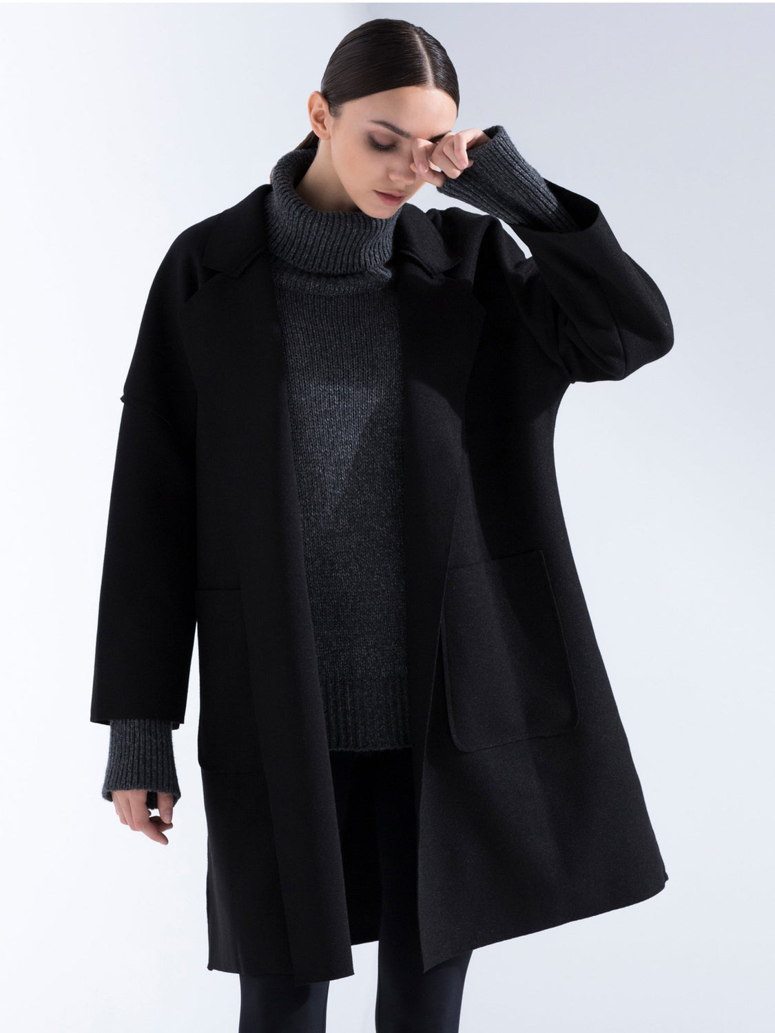 MINIMALIST VEGAN WOOL COAT