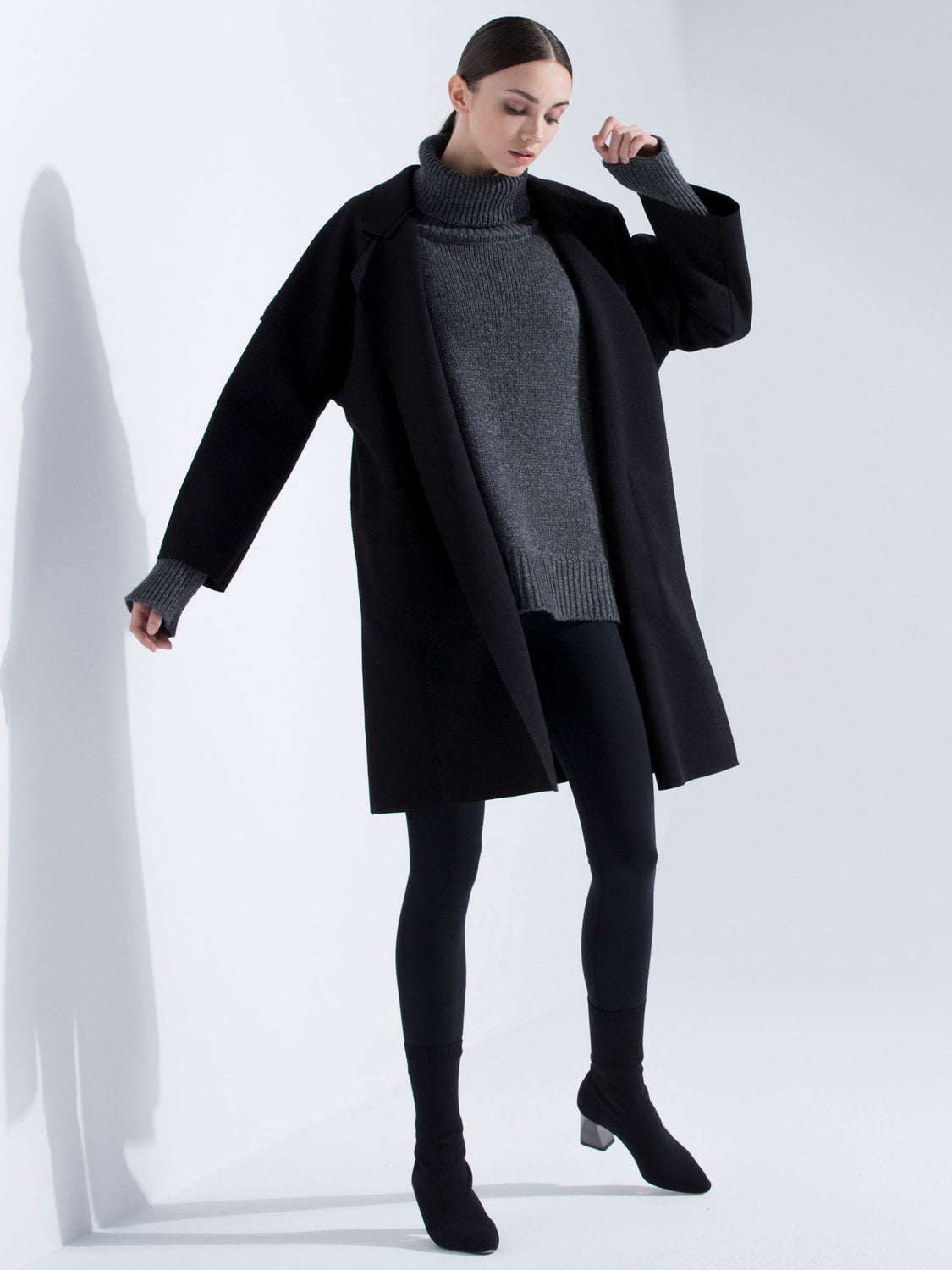 MINIMALIST VEGAN WOOL COAT